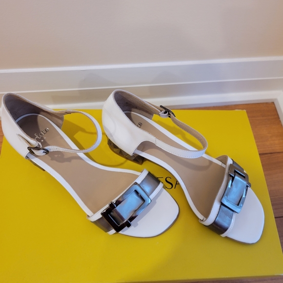 Super cute and unique European sandals from Portugal, never worn juat tried on. - Picture 1 of 3